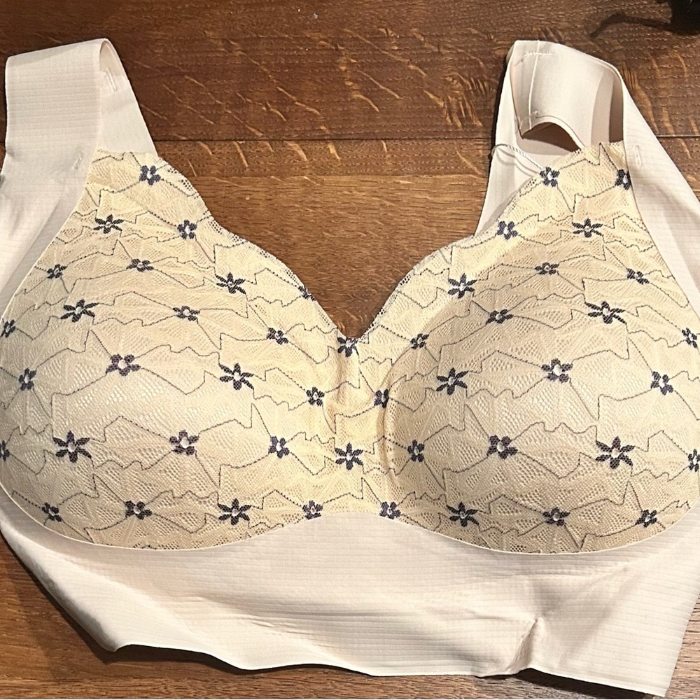 Elegant Cream Lace Bra